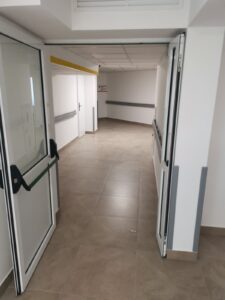 двері оснащені антипанікою Теса та ущільнювачем Пленет
